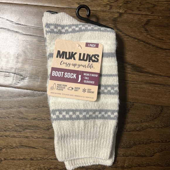 Muk-Luk Accessories - MUK LUKS Taupe Gray Crew Boot Socks Shoe Size Women's 6-11 Men's 6-10 NWT